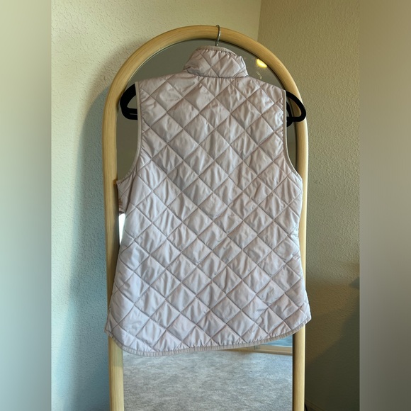 Old Navy quilted vest. Size M. - Picture 2 of 4